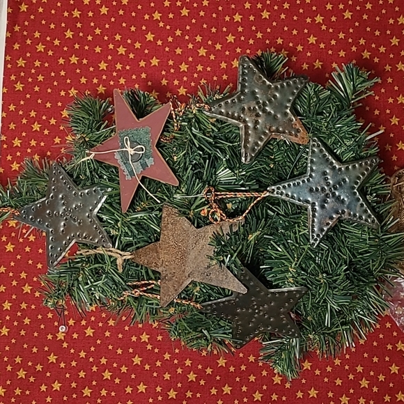 Folk Art Style Metal Punched Stars Christmas Ornaments - Picture 1 of 12